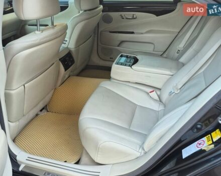 Сірий Лексус ЛС, об'ємом двигуна 5 л та пробігом 280 тис. км за 12999 $, фото 4 на Automoto.ua
