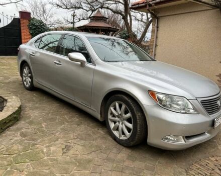 Серый Лексус ЛС, объемом двигателя 4.6 л и пробегом 241 тыс. км за 11088 $, фото 1 на Automoto.ua
