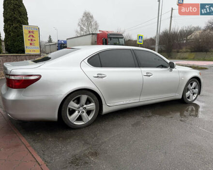 Серый Лексус ЛС, объемом двигателя 4.61 л и пробегом 216 тыс. км за 12800 $, фото 25 на Automoto.ua