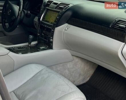 Серый Лексус ЛС, объемом двигателя 4.61 л и пробегом 178 тыс. км за 12300 $, фото 8 на Automoto.ua