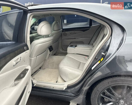 Серый Лексус ЛС, объемом двигателя 4.6 л и пробегом 323 тыс. км за 10400 $, фото 13 на Automoto.ua