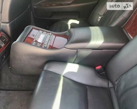 Серый Лексус ЛС, объемом двигателя 5 л и пробегом 380 тыс. км за 13900 $, фото 13 на Automoto.ua