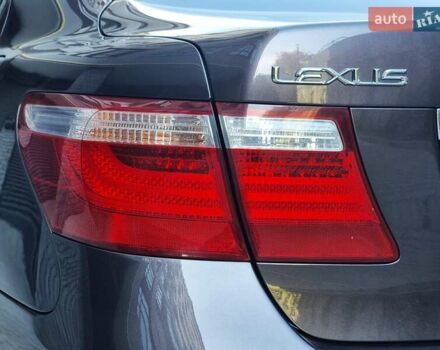 Серый Лексус ЛС, объемом двигателя 4.97 л и пробегом 237 тыс. км за 16999 $, фото 14 на Automoto.ua