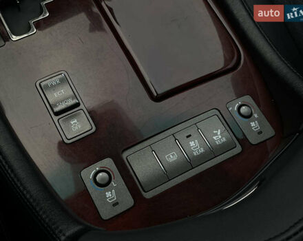 Серый Лексус ЛС, объемом двигателя 4.6 л и пробегом 195 тыс. км за 9950 $, фото 52 на Automoto.ua