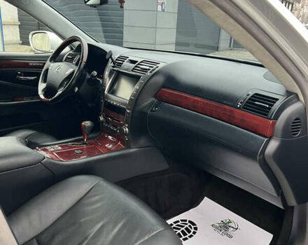 Сірий Лексус ЛС, об'ємом двигуна 4.6 л та пробігом 229 тис. км за 12700 $, фото 24 на Automoto.ua