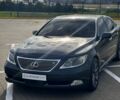 Серый Лексус ЛС, объемом двигателя 4.6 л и пробегом 230 тыс. км за 11500 $, фото 1 на Automoto.ua