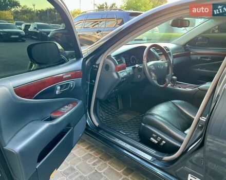 Сірий Лексус ЛС, об'ємом двигуна 4.61 л та пробігом 230 тис. км за 13900 $, фото 12 на Automoto.ua