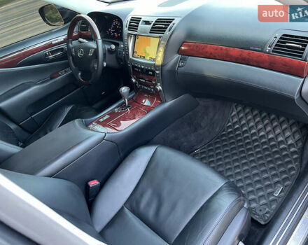 Серый Лексус ЛС, объемом двигателя 4.61 л и пробегом 238 тыс. км за 13000 $, фото 22 на Automoto.ua