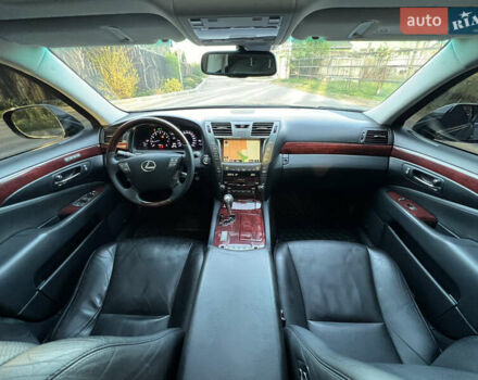 Серый Лексус ЛС, объемом двигателя 4.61 л и пробегом 238 тыс. км за 13000 $, фото 27 на Automoto.ua