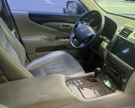 Серый Лексус ЛС, объемом двигателя 4.6 л и пробегом 260 тыс. км за 7900 $, фото 6 на Automoto.ua