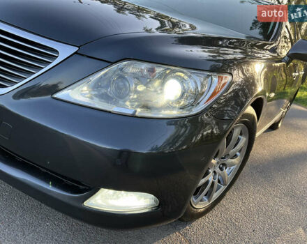 Серый Лексус ЛС, объемом двигателя 4.61 л и пробегом 238 тыс. км за 13000 $, фото 2 на Automoto.ua