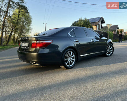 Серый Лексус ЛС, объемом двигателя 4.61 л и пробегом 238 тыс. км за 13000 $, фото 32 на Automoto.ua