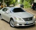 Серый Лексус ЛС, объемом двигателя 4.6 л и пробегом 187 тыс. км за 10500 $, фото 1 на Automoto.ua