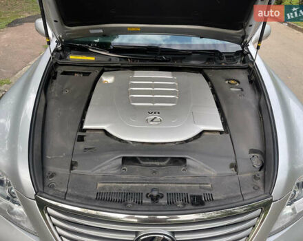 Серый Лексус ЛС, объемом двигателя 4.6 л и пробегом 145 тыс. км за 25000 $, фото 9 на Automoto.ua