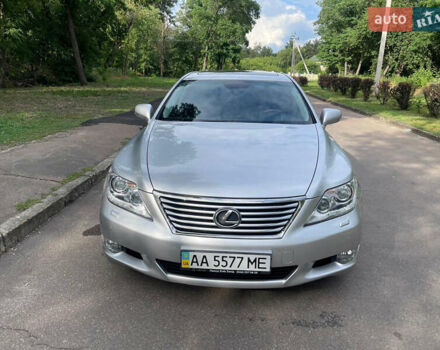 Серый Лексус ЛС, объемом двигателя 4.6 л и пробегом 145 тыс. км за 25000 $, фото 1 на Automoto.ua