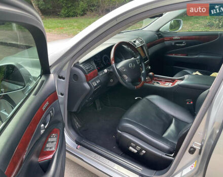 Серый Лексус ЛС, объемом двигателя 4.6 л и пробегом 145 тыс. км за 25000 $, фото 8 на Automoto.ua