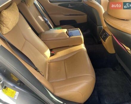 Сірий Лексус ЛС, об'ємом двигуна 4.6 л та пробігом 71 тис. км за 35000 $, фото 4 на Automoto.ua