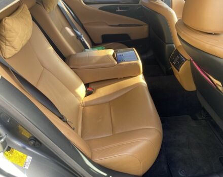Сірий Лексус ЛС, об'ємом двигуна 0 л та пробігом 71 тис. км за 35000 $, фото 5 на Automoto.ua