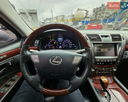 Серый Лексус ЛС, объемом двигателя 4.61 л и пробегом 290 тыс. км за 9000 $, фото 1 на Automoto.ua