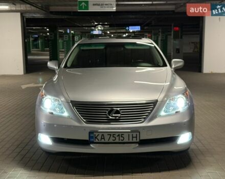 Серый Лексус ЛС, объемом двигателя 4.61 л и пробегом 275 тыс. км за 10900 $, фото 1 на Automoto.ua