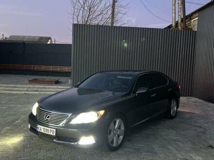 Серый Лексус ЛС, объемом двигателя 4.6 л и пробегом 183 тыс. км за 10999 $, фото 1 на Automoto.ua