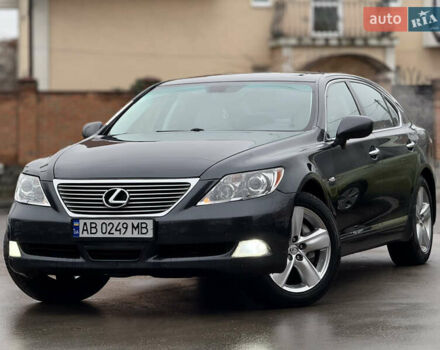 Серый Лексус ЛС, объемом двигателя 4.61 л и пробегом 275 тыс. км за 8999 $, фото 1 на Automoto.ua