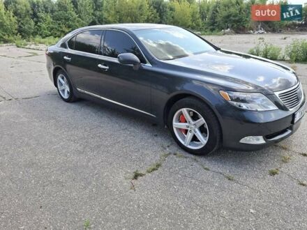 Серый Лексус ЛС, объемом двигателя 5 л и пробегом 380 тыс. км за 13900 $, фото 1 на Automoto.ua