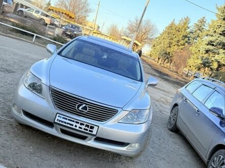 Серый Лексус ЛС, объемом двигателя 4.6 л и пробегом 238 тыс. км за 12500 $, фото 1 на Automoto.ua