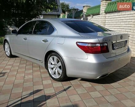 Серый Лексус ЛС, объемом двигателя 5 л и пробегом 280 тыс. км за 18999 $, фото 1 на Automoto.ua