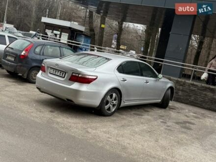 Серый Лексус ЛС, объемом двигателя 4.61 л и пробегом 238 тыс. км за 12500 $, фото 1 на Automoto.ua