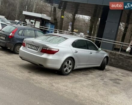 Серый Лексус ЛС, объемом двигателя 4.61 л и пробегом 238 тыс. км за 12500 $, фото 1 на Automoto.ua