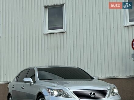 Серый Лексус ЛС, объемом двигателя 4.61 л и пробегом 178 тыс. км за 12300 $, фото 1 на Automoto.ua