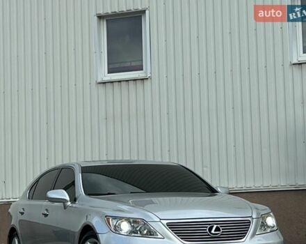 Серый Лексус ЛС, объемом двигателя 4.61 л и пробегом 178 тыс. км за 12300 $, фото 1 на Automoto.ua