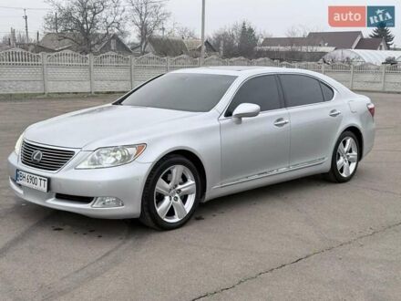 Серый Лексус ЛС, объемом двигателя 4.6 л и пробегом 230 тыс. км за 10300 $, фото 1 на Automoto.ua