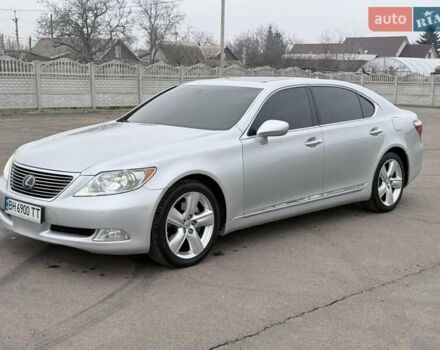 Серый Лексус ЛС, объемом двигателя 4.6 л и пробегом 230 тыс. км за 10300 $, фото 1 на Automoto.ua