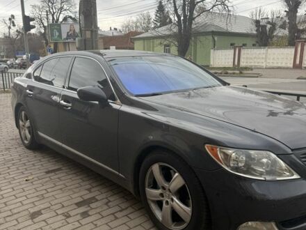 Серый Лексус ЛС, объемом двигателя 4.6 л и пробегом 260 тыс. км за 7900 $, фото 1 на Automoto.ua