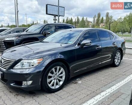 Сірий Лексус ЛС, об'ємом двигуна 4.61 л та пробігом 209 тис. км за 15000 $, фото 1 на Automoto.ua