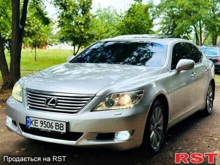 Серый Лексус ЛС, объемом двигателя 4.6 л и пробегом 168 тыс. км за 11000 $, фото 1 на Automoto.ua