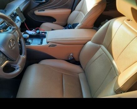 Серый Лексус ЛС, объемом двигателя 3 л и пробегом 60 тыс. км за 42500 $, фото 1 на Automoto.ua