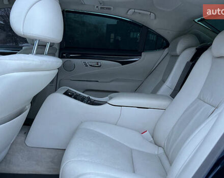 Синий Лексус ЛС, объемом двигателя 4.61 л и пробегом 224 тыс. км за 5999 $, фото 10 на Automoto.ua