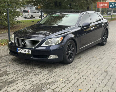 Синий Лексус ЛС, объемом двигателя 4.6 л и пробегом 300 тыс. км за 7500 $, фото 1 на Automoto.ua