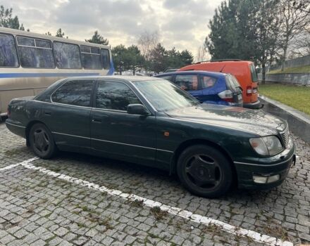 Зеленый Лексус ЛС, объемом двигателя 4 л и пробегом 374 тыс. км за 2000 $, фото 3 на Automoto.ua