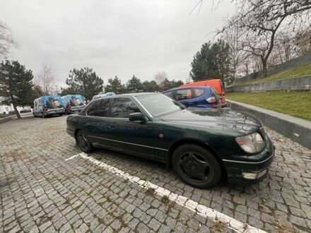 Зеленый Лексус ЛС, объемом двигателя 4 л и пробегом 374 тыс. км за 2000 $, фото 1 на Automoto.ua