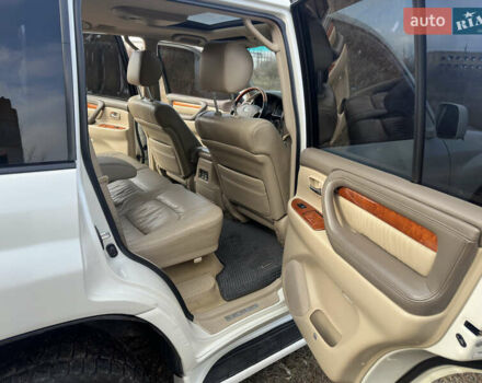 Белый Лексус ЛХ, объемом двигателя 4.7 л и пробегом 263 тыс. км за 15800 $, фото 6 на Automoto.ua