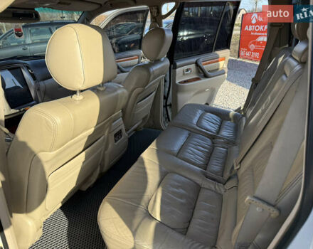 Белый Лексус ЛХ, объемом двигателя 4.66 л и пробегом 275 тыс. км за 15999 $, фото 13 на Automoto.ua