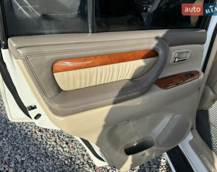 Белый Лексус ЛХ, объемом двигателя 4.66 л и пробегом 275 тыс. км за 15999 $, фото 17 на Automoto.ua