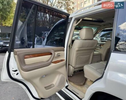 Білий Лексус ЛХ, об'ємом двигуна 4.7 л та пробігом 376 тис. км за 15800 $, фото 12 на Automoto.ua