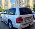 Белый Лексус ЛХ, объемом двигателя 4.7 л и пробегом 375 тыс. км за 17000 $, фото 1 на Automoto.ua