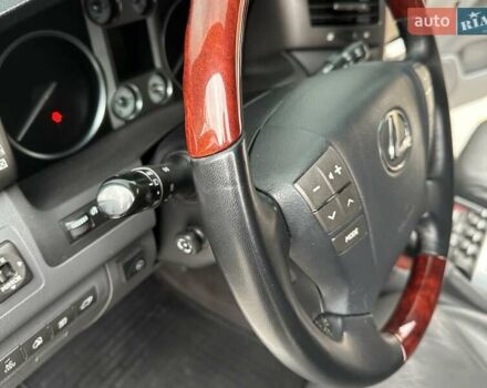 Белый Лексус ЛХ, объемом двигателя 5.66 л и пробегом 186 тыс. км за 24900 $, фото 30 на Automoto.ua
