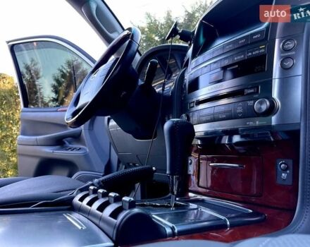 Білий Лексус ЛХ, об'ємом двигуна 5.66 л та пробігом 318 тис. км за 23500 $, фото 45 на Automoto.ua